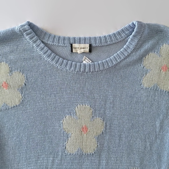 Light Blue Daisy Sweater - Picture 2 of 3